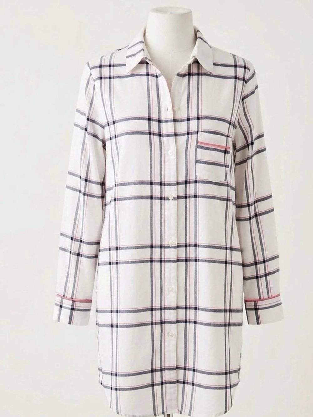 Love by Design Plaid Button Down in White & Red Size Medium